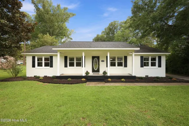 5203 Meadowbrook Drive, Trent Woods, NC 28562
