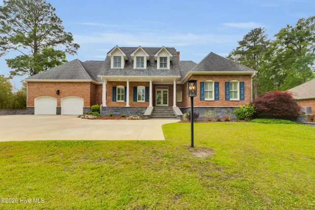 611 Creekwood Drive, Trent Woods, NC 28562