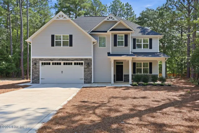 925 Cardinal Place, Vass, NC 28394