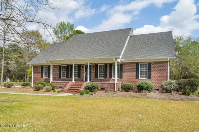 213 Country Club Drive, Wallace, NC 28466