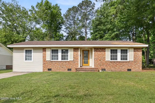616 S Orange Street, Wallace, NC 28466