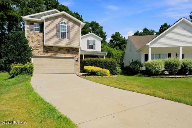 106 Lightwater Court, Aberdeen, NC 28315