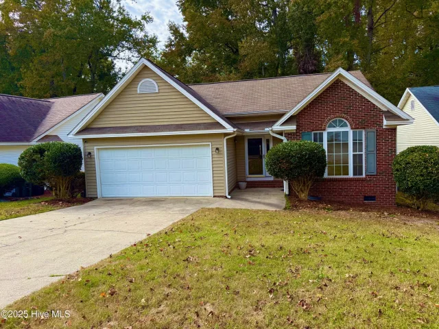 136 Kensington Way, Aberdeen, NC 28315