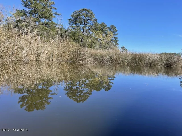 330, 211 154, 84 Garbacon Drive, Beaufort, NC 28516