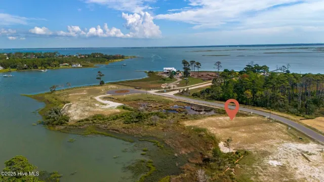 537 Freedom Park Road, Beaufort, NC 28516