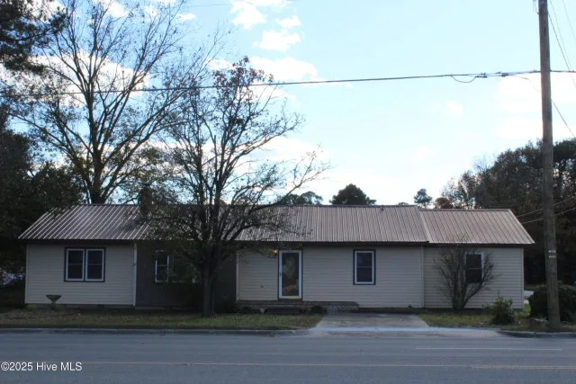 513 W Main Street, Beulaville, NC 28518