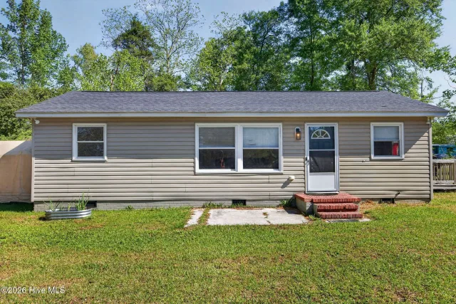 555 Cedar Street, Bolton, NC 28423