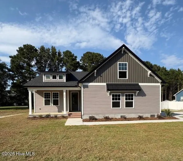 706 W Bridgers Street Ext, Burgaw, NC 28425