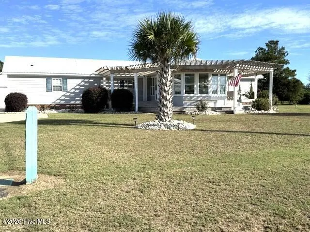207 Bayshore Drive, Cape Carteret, NC 28584