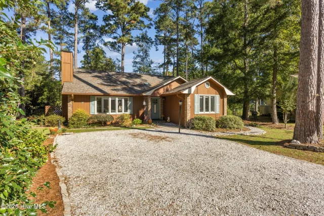10 Pineridge Court, Carolina Shores, NC 28467