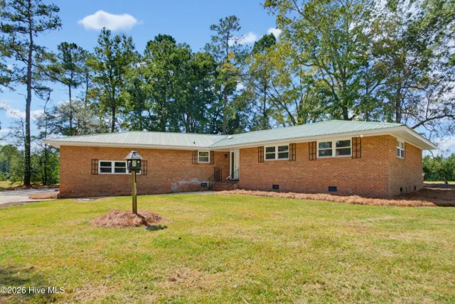 4635 Hallsboro Road N, Clarkton, NC 28433