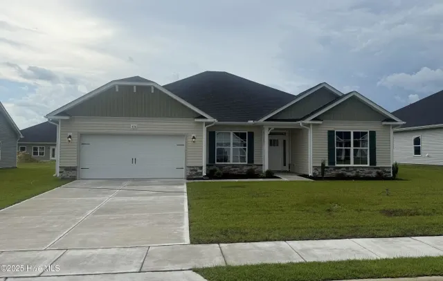 180 Seashore Street, Grimesland, NC 27837