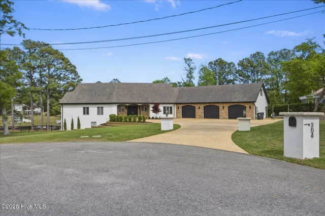 304 Gull Road, Hampstead, NC 28443