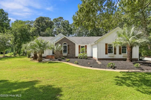 613 Ravenswood Road, Hampstead, NC 28443