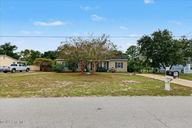 121 Freshwater Drive, Hubert, NC 28539