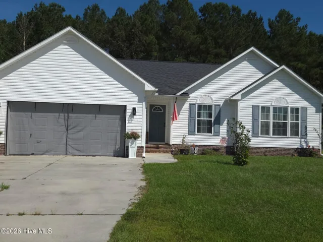 311 Springcreek Court, Hubert, NC 28539