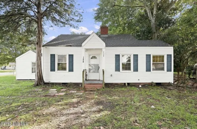 124 Sherwood Road, Jacksonville, NC 28540
