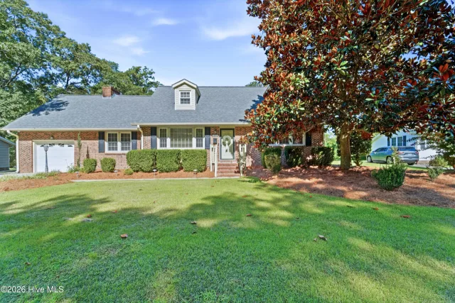 203 Brookview Drive, Jacksonville, NC 28540