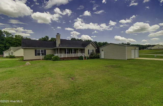 300 Crest Place, Jacksonville, NC 28540