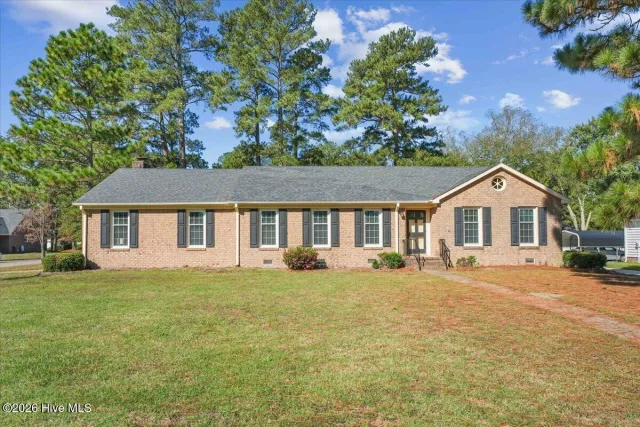 3000 Camelot Drive, Kinston, NC 28504