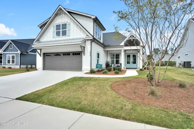7374 Foxbriar Drive, Leland, NC 28451