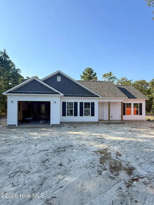 107 Blueberry Fields Road, Maple Hill, NC 28454