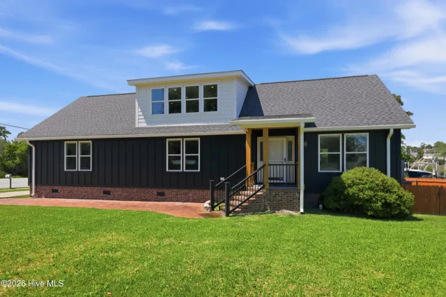 201 Mansfield Parkway, Morehead City, NC 28557
