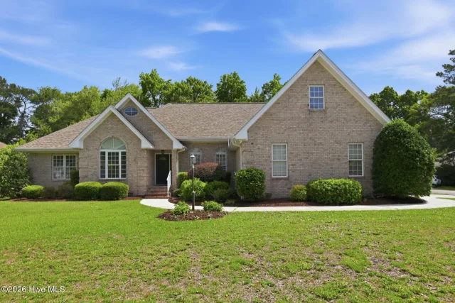 411 Oakmont Drive, Morehead City, NC 28557