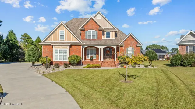 103 Larkspar Court, New Bern, NC 28562