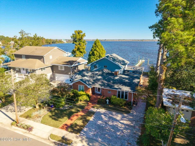 1804 River Drive, New Bern, NC 28560