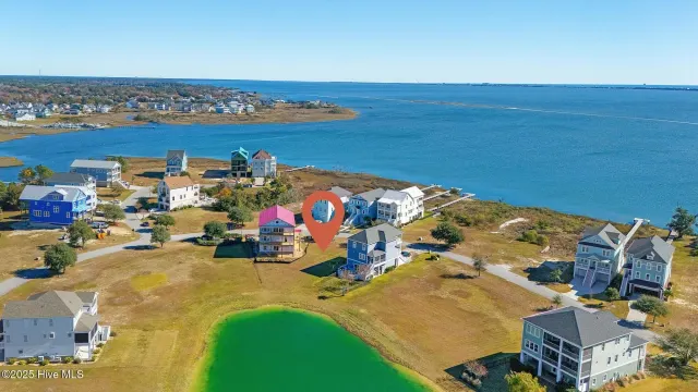 704 Cannonsgate Drive, Newport, NC 28570