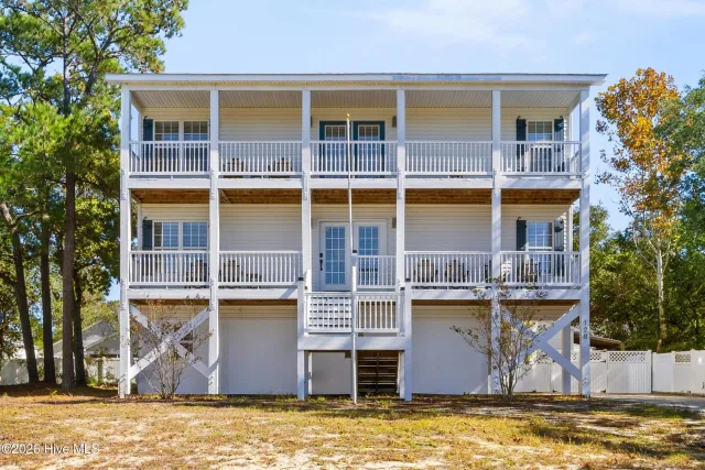 128 NW 10th Street, Oak Island, NC 28465