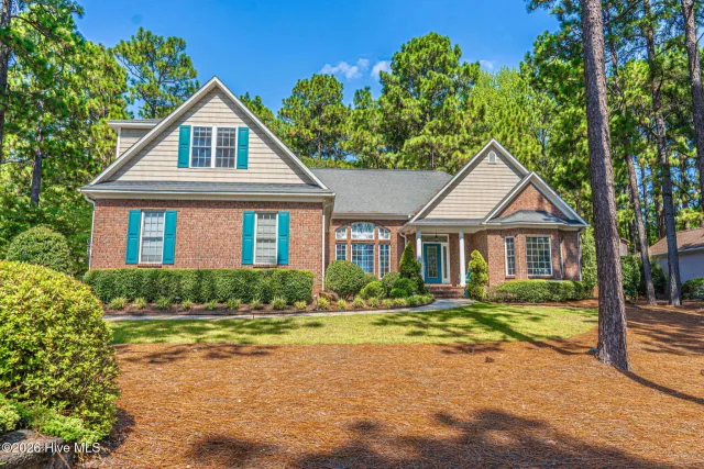 725 Lake Forest Drive SE, Pinehurst, NC 28374