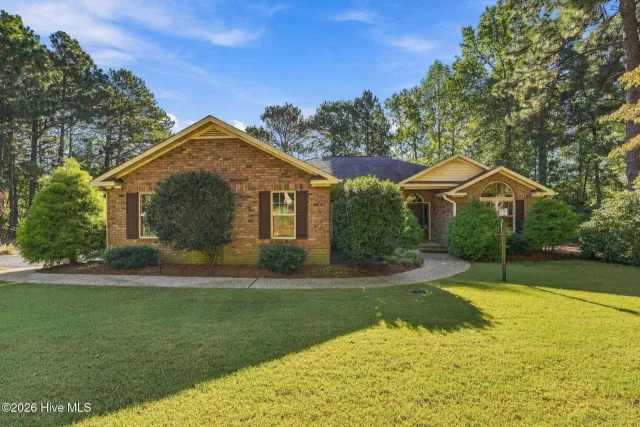 120 Oxford Court, Seven Lakes, NC 27376