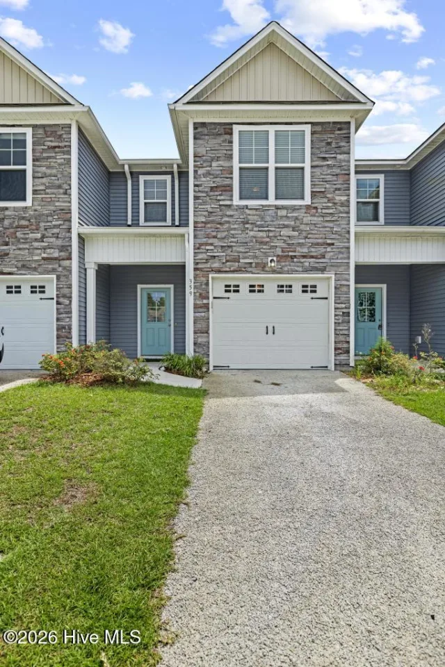 359 S Stingray Lane, Sneads Ferry, NC 28460