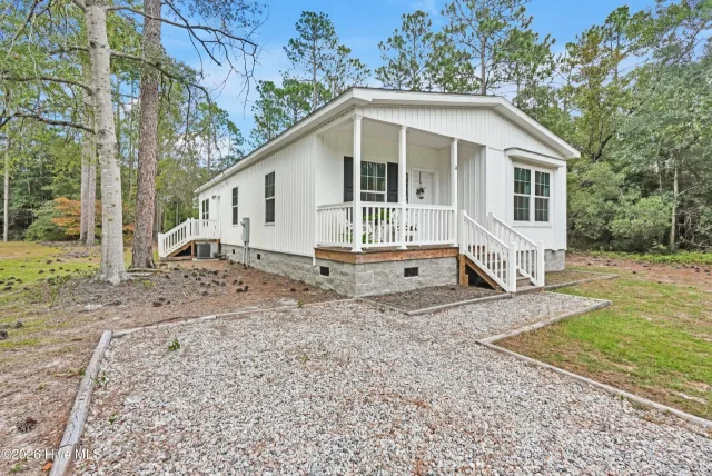 14 Redwood Road, Southport, NC 28461