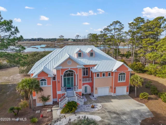 3402 Turnbuckle Lane SE, Southport, NC 28461