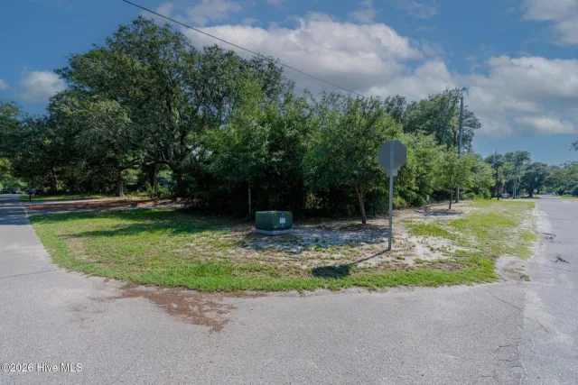 619 20 N Caswell Avenue, Southport, NC 28461