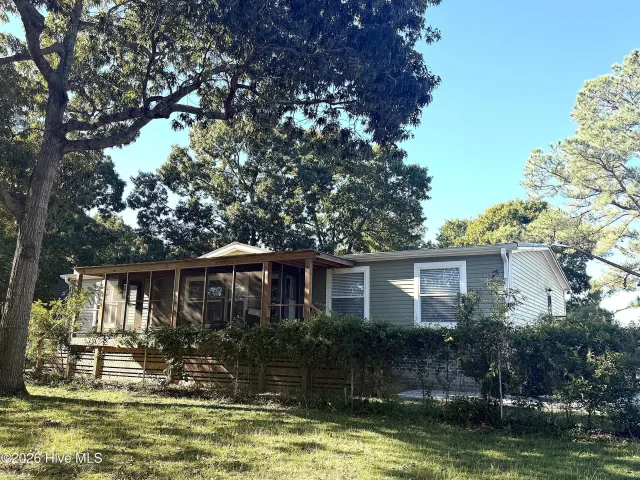 2122 Lakeside Avenue SW, Supply, NC 28462