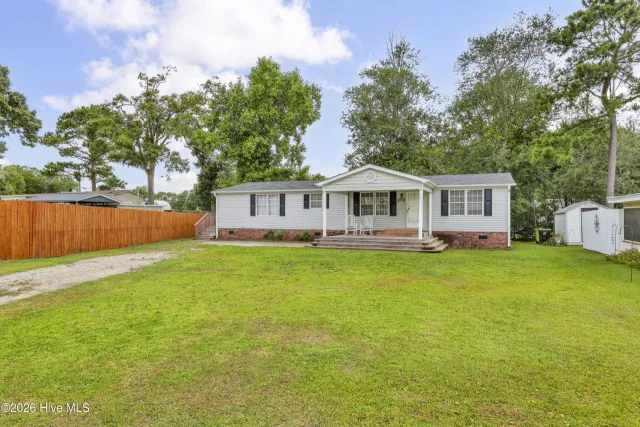 201 Blue Fan Street, Surf City, NC 28445