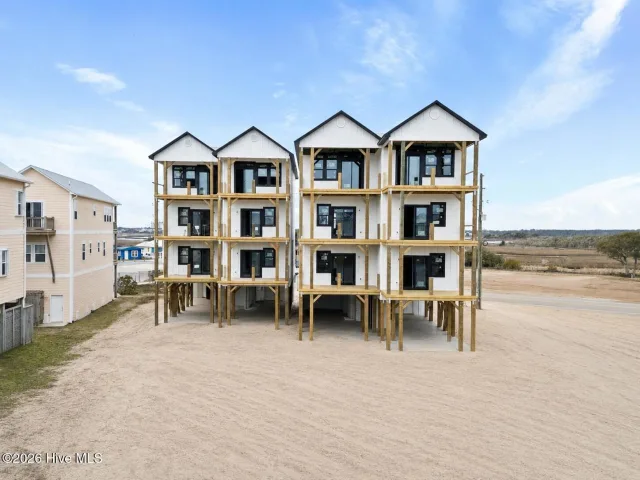 205 Shell Road, Surf City, NC 28445