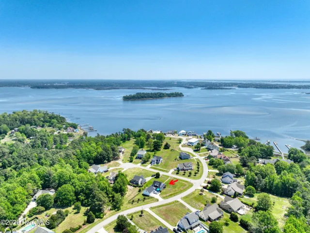 48 Pickett Way, Swansboro, NC 28584
