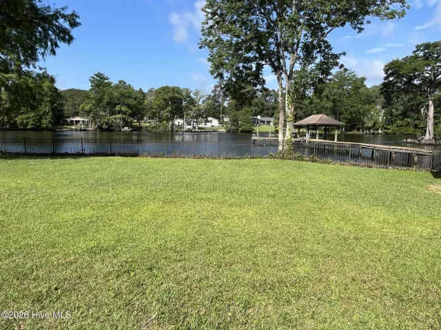 609 3 Creekwood Drive, Trent Woods, NC 28562