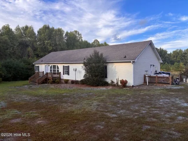 1181 Lobelia Road, Vass, NC 28394