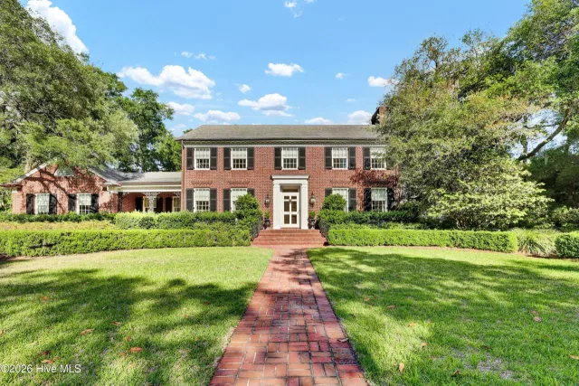 1411 Live Oak Parkway, Wilmington, NC 28403