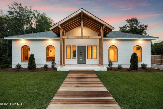 1904 Middle Sound Loop Road, Wilmington, NC 28411