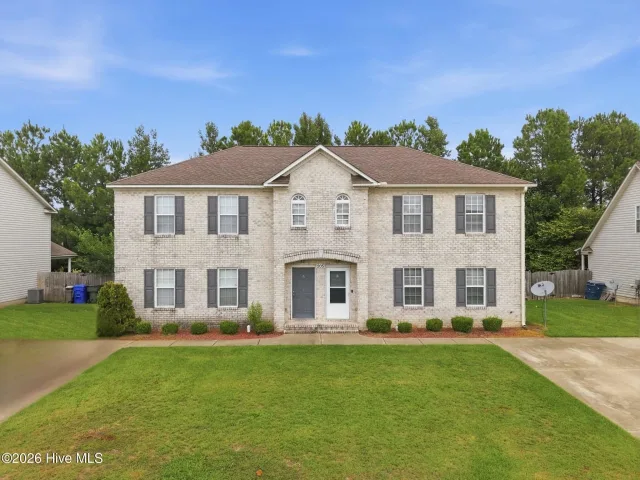 205 South Pointe Drive B, Winterville, NC 28590