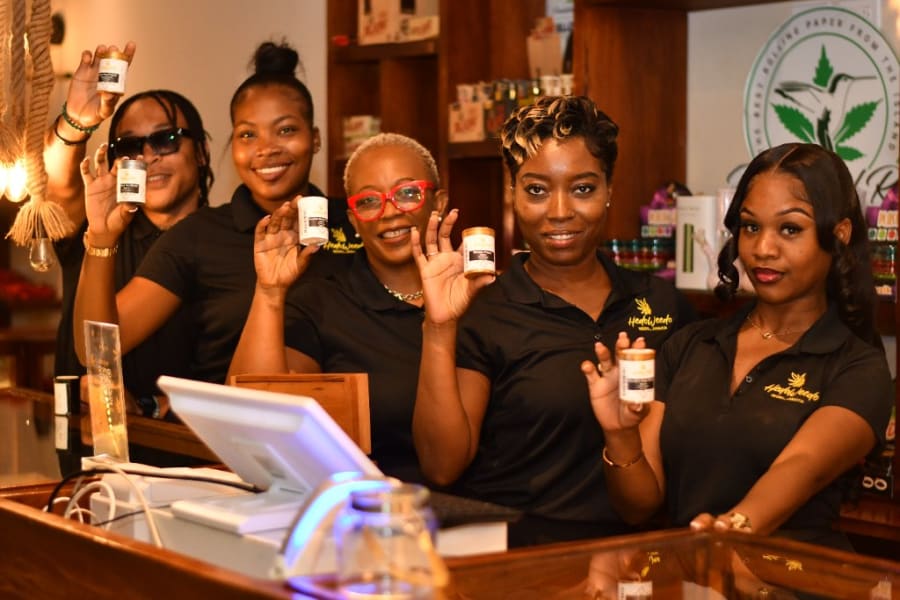 HedoWeedo team behind the counter