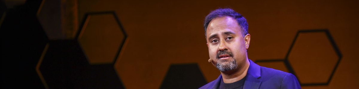 Surya Ganguli - Může se umělá inteligence vyrovnat lidskému mozku?