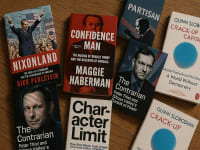 Deset knih o současné politice, ekonomice a technologiích na jaro 2025